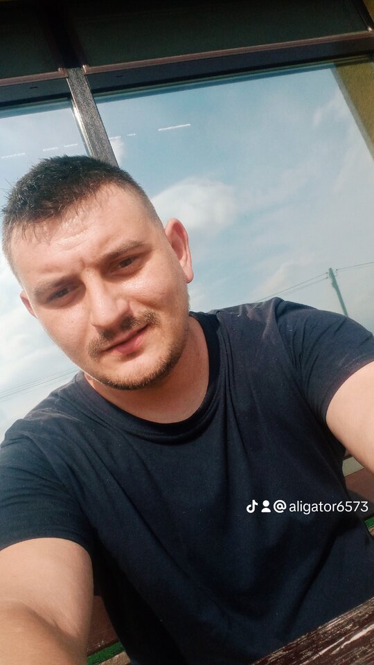 4e267d67201195525adf61a42f755a32_0.jpeg - Redbull2122