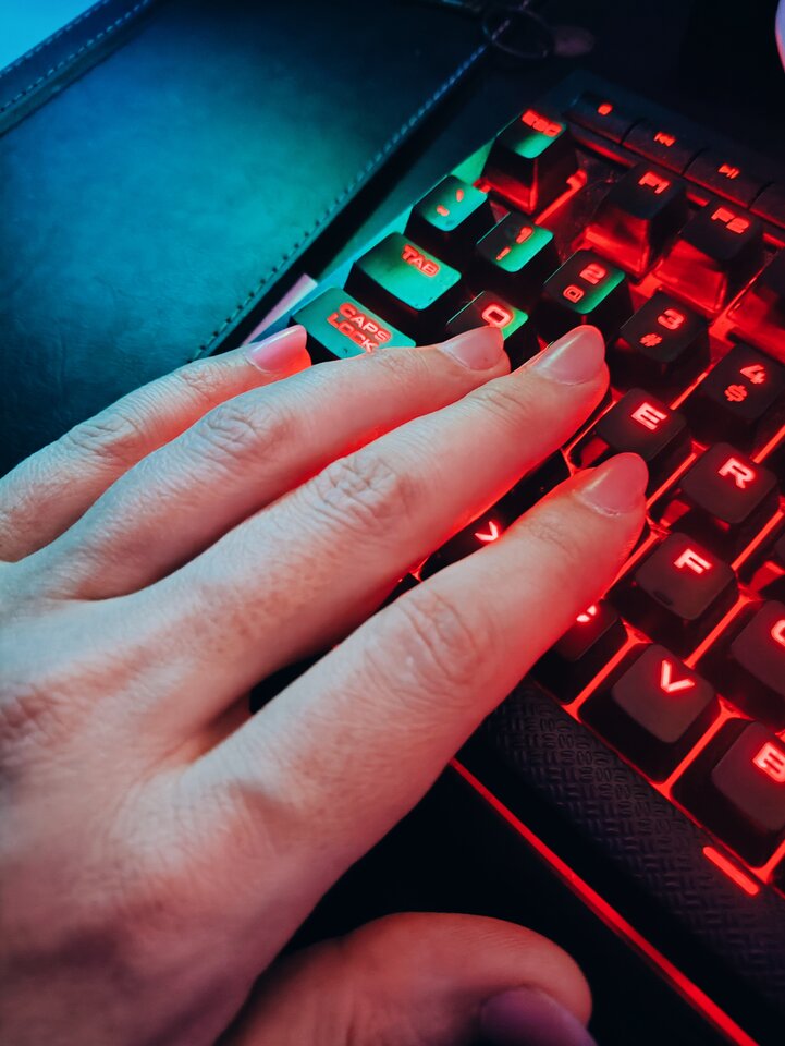 Nie nie nie, dziś relaks przy kompiku... - SuniaaMartunia