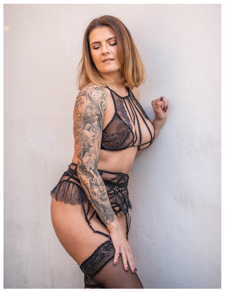 36m.jpg - metalcfcouple