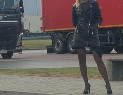 dzis suka w roli dziwki.jpg