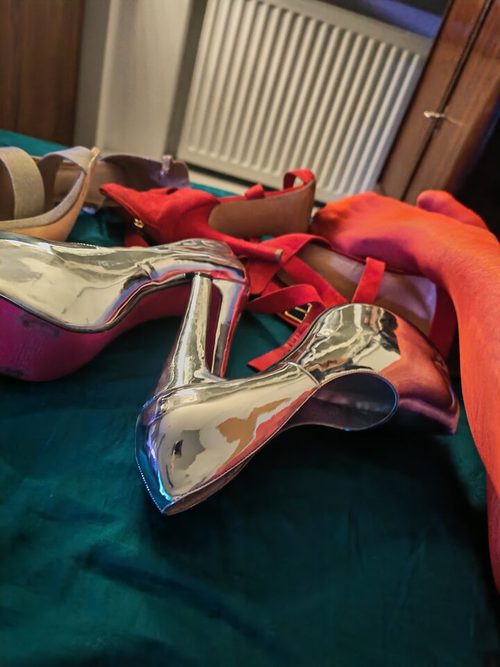 hmmmm które by tu założyć? 😘 - CD_Maja