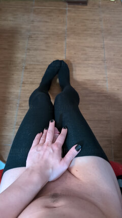 Czuję się samotnie, może ktoś przytuli ?,?