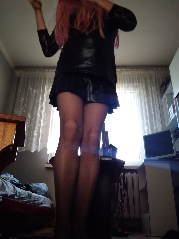 IMG_20250212_135547816_BURST000_COVER_TOP.jpg - juliadada