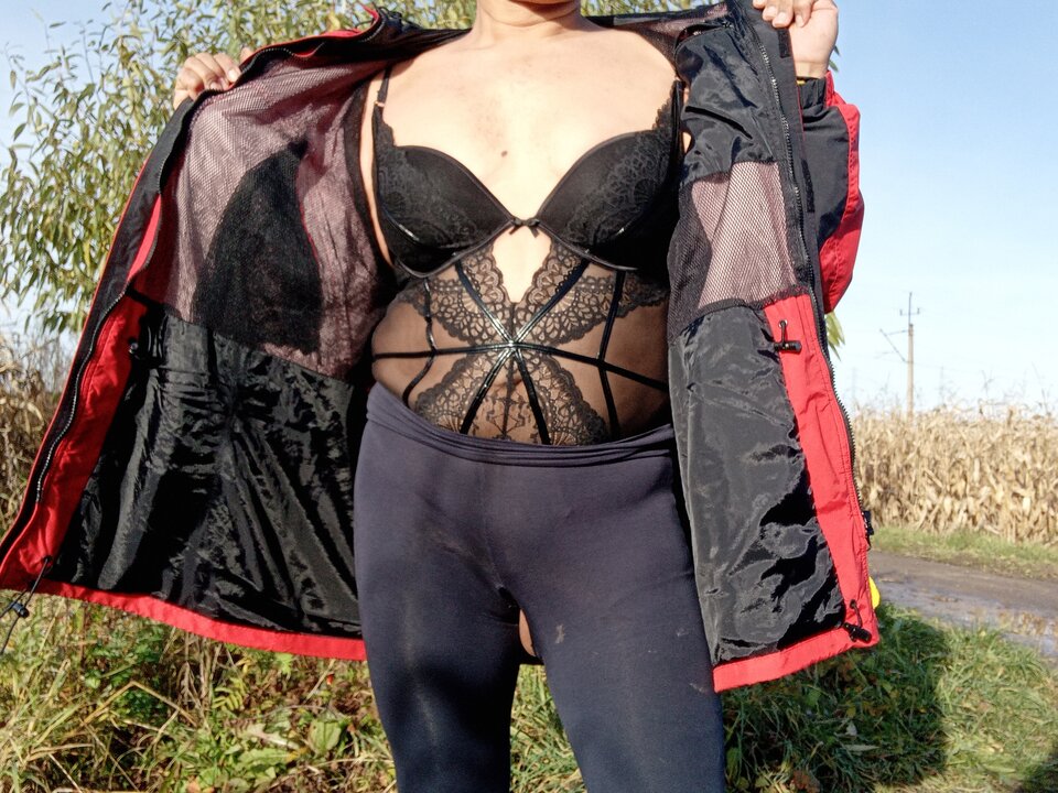 1000100737.jpg - lickemydick