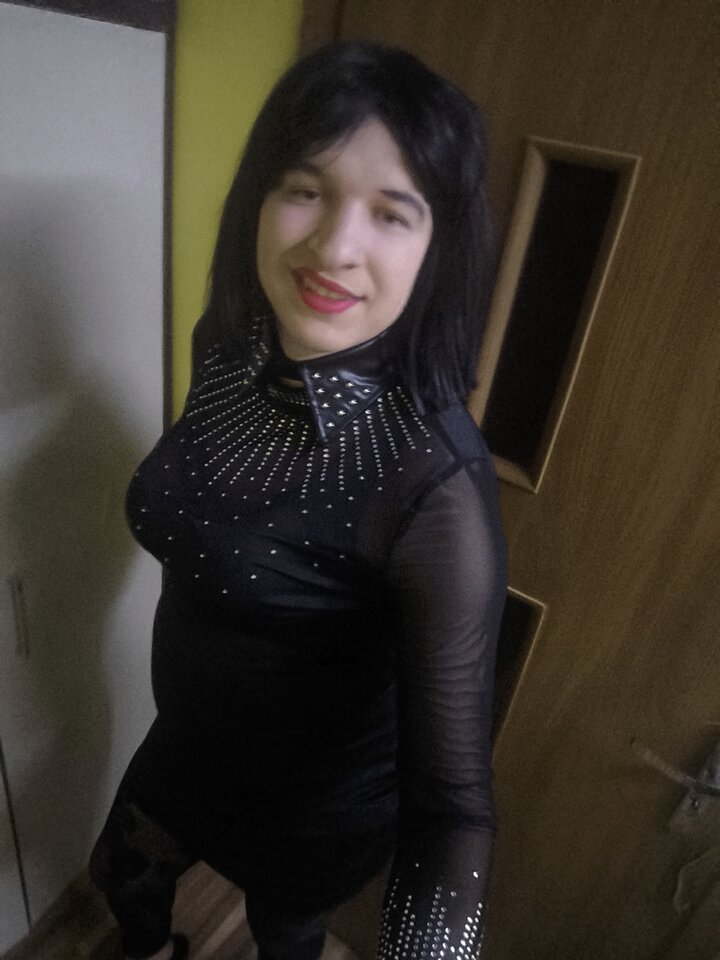 1000015385.jpg - Adriennecross