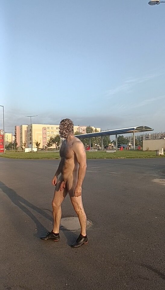 stacja_paliw.jpg - PublicPlaces