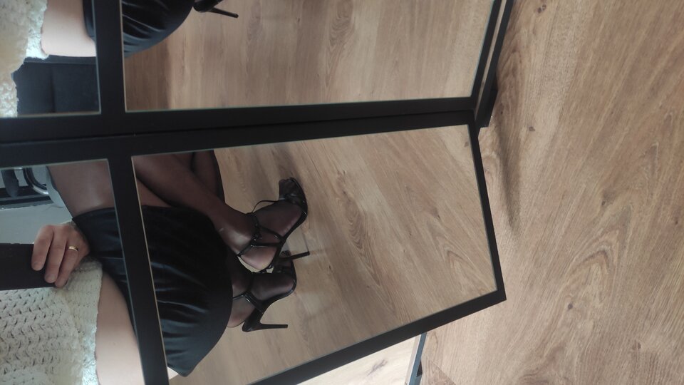 1000009634.jpg - HighHeelsPanty