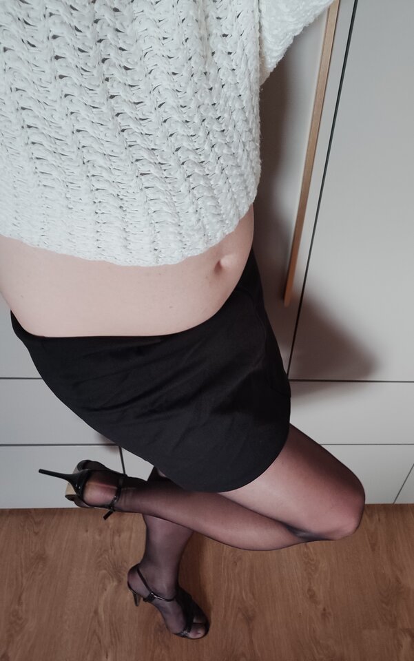 1000009639.jpg - HighHeelsPanty