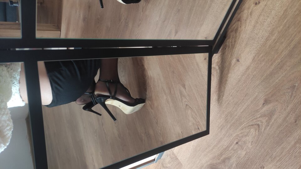 1000009636.jpg - HighHeelsPanty