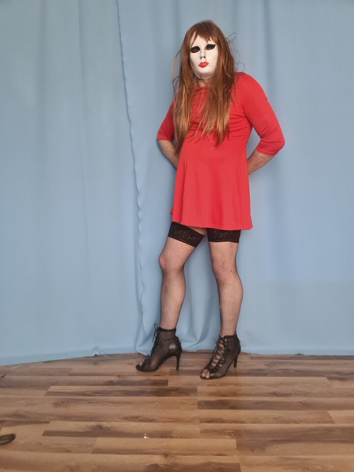 009 - Czerwona sukienka 3 (5).jpg - EwelinkaTransikxxx