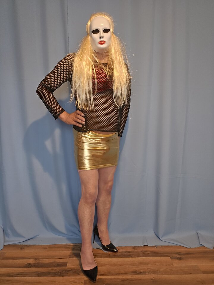 034 - Złota spódniczka (1).jpg - EwelinkaTransikxxx
