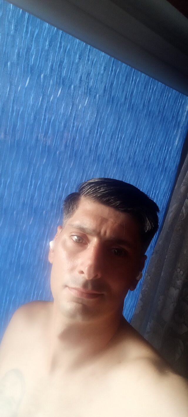 Wysoki_brunet89_