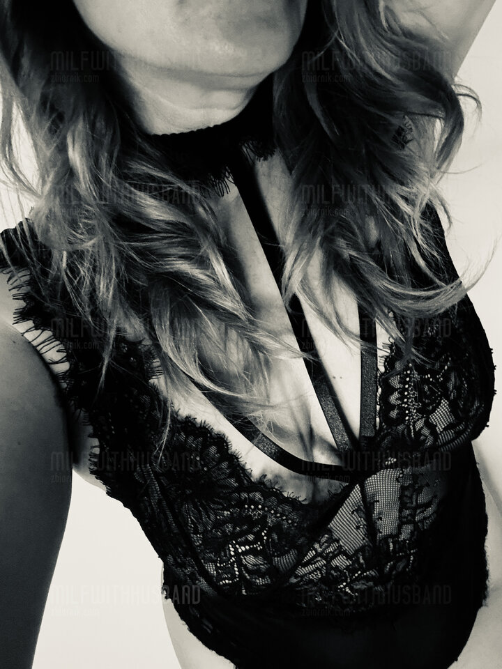 Dobry strój na środę ? - MilfWithHusband