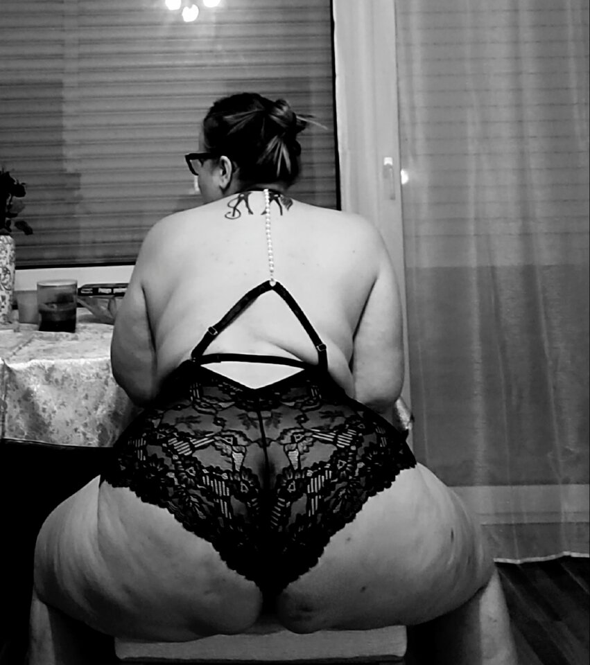 Pan każe Ona robi.. - PolnischeVipMafia