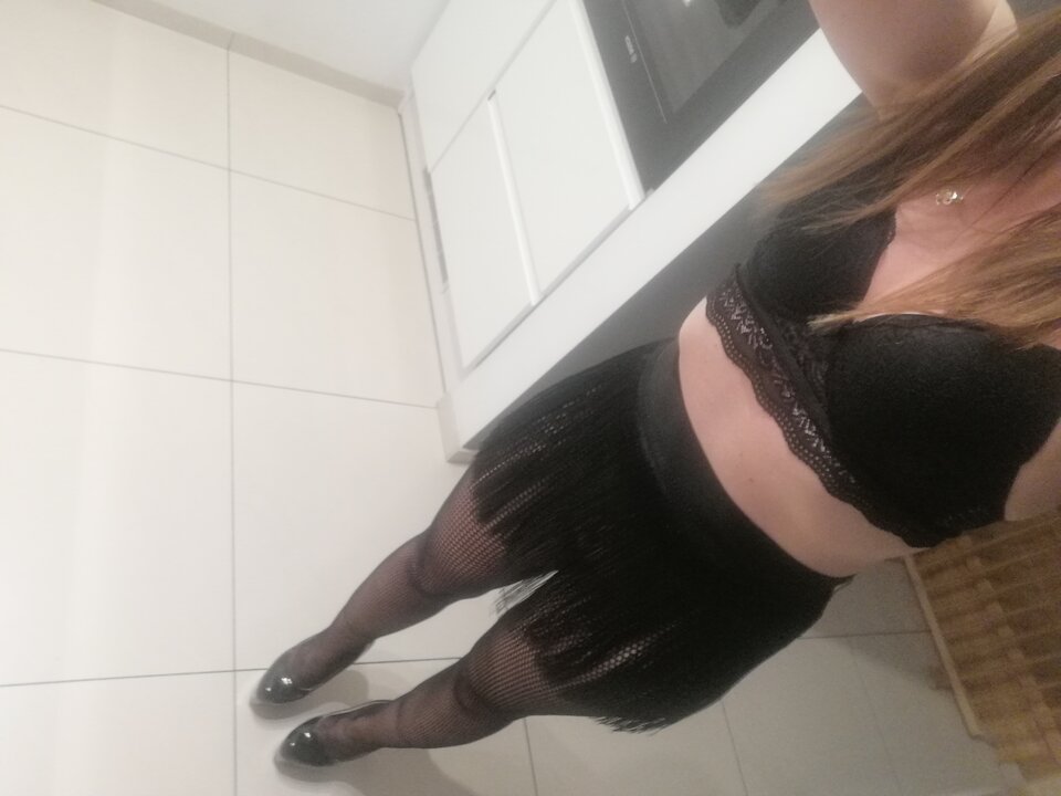 IMG_20251120_161629.jpg - HotSandra87