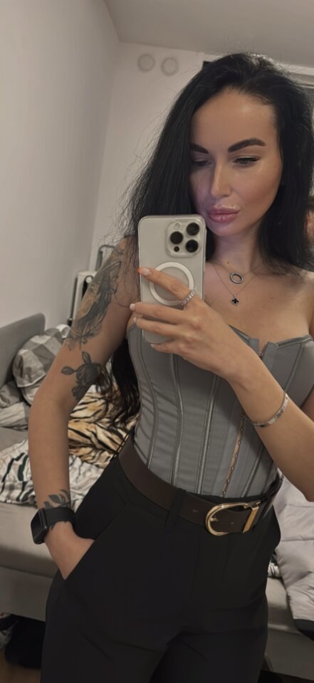 91AF6D3B-2E35-4C34-8BDB-53742C206BF5.jpeg - KamilaDoni