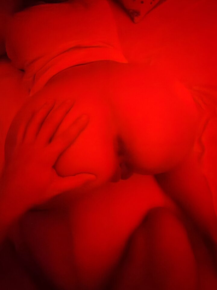 1000049854.jpg - SexxxLovers