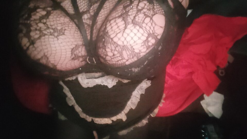 1000150211.jpg - paulstarkface