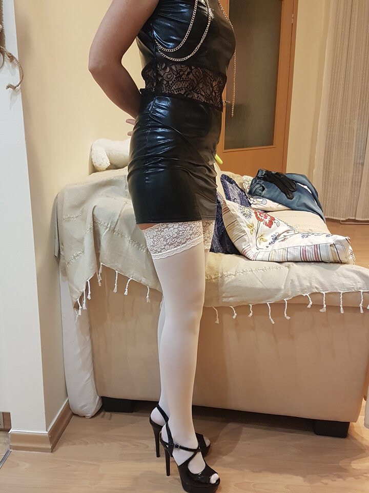 sucza pokojówka.jpg - SukazPanem48