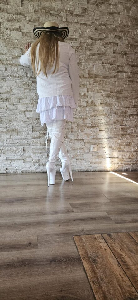 Messenger_creation_C9F511E6-AC4C-4CCD-9CCA-94E0CB8A4258.jpeg - sylwiabdsm