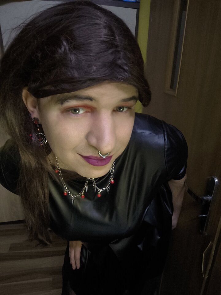 1000016068.jpg - Adriennecross