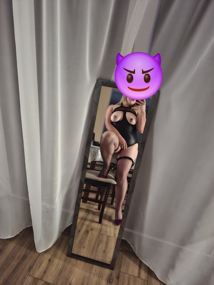 20250609_213128.jpg - cockinwifemouth