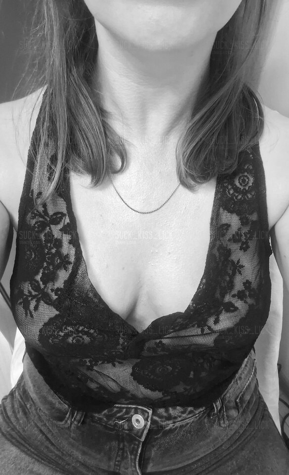 20251201_210949.jpg - suck_kiss_lick