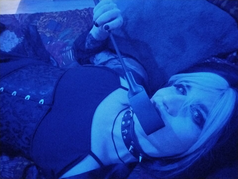 Selfiak w łóżku~ - Doxie