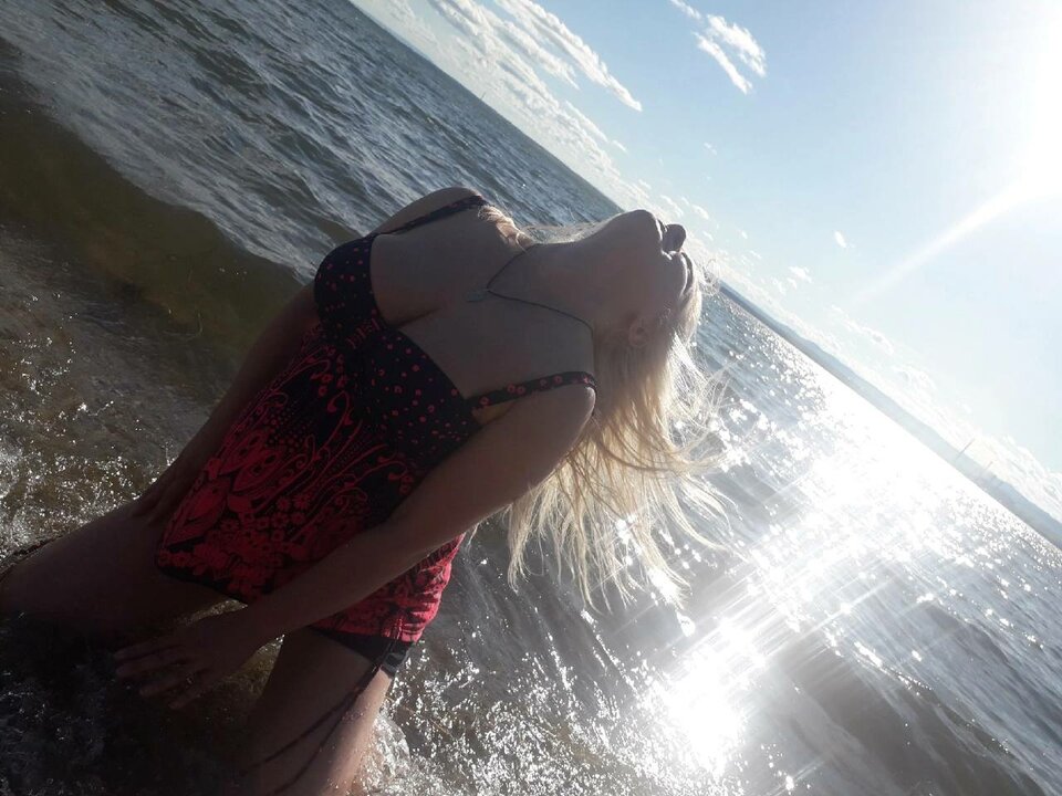 469194588_122130936002500159_2689329493521422531_n.jpg - nocna_lady