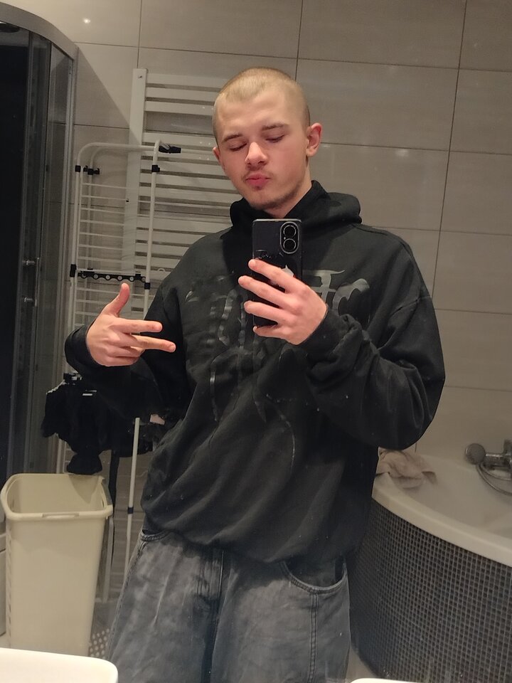 1000012458.jpg - IHotTeenager