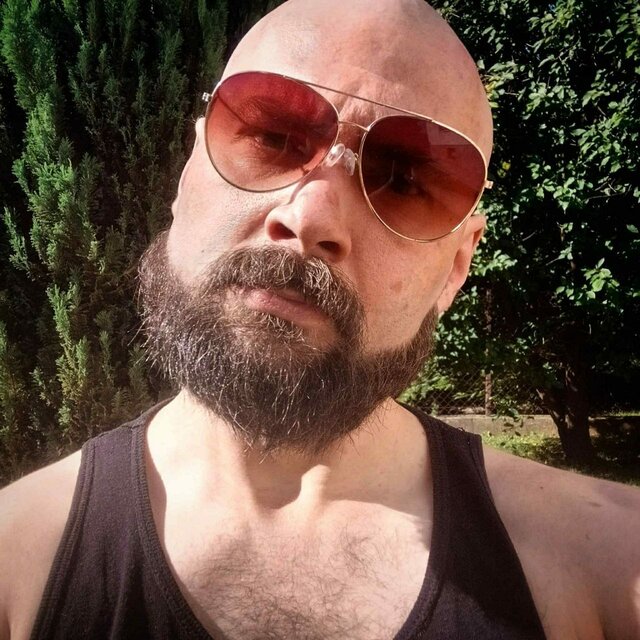 WielbicielDuzychBiustow