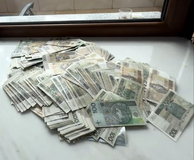 Screenshot_2025-12-05-12-38-43-434_com.miui.videoplayer-edit.jpg - famedaddy