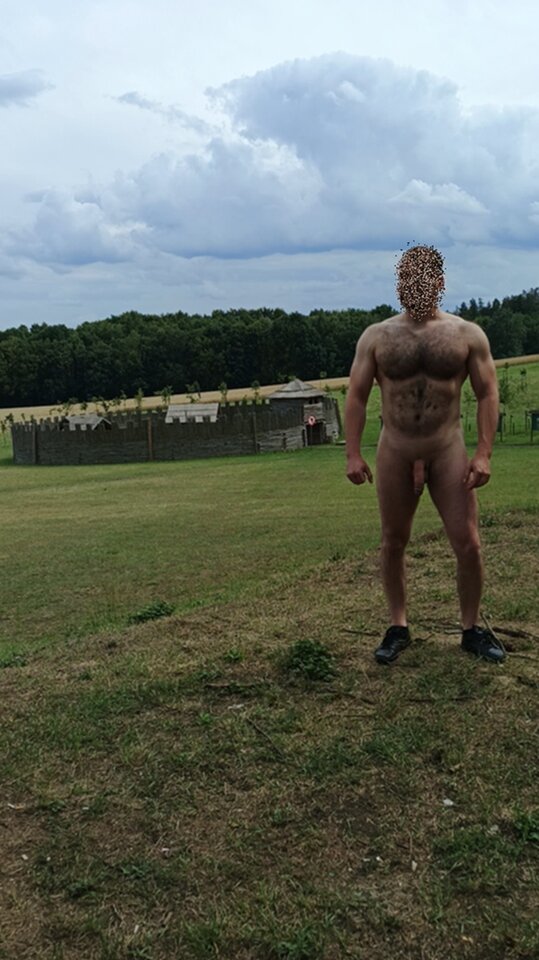 osada.jpg - PublicPlaces