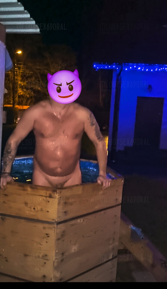 Zimna woda zdrowia doda - Mlodysex69oral