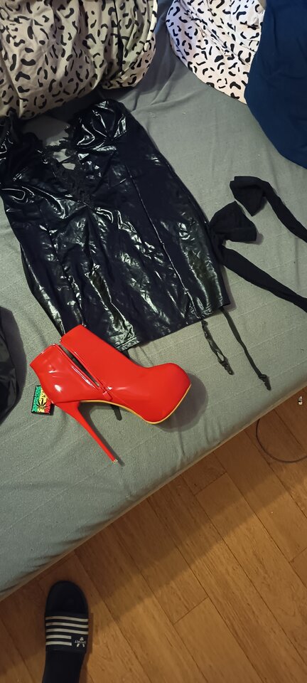 1000014197.jpg - SZUKAMCD