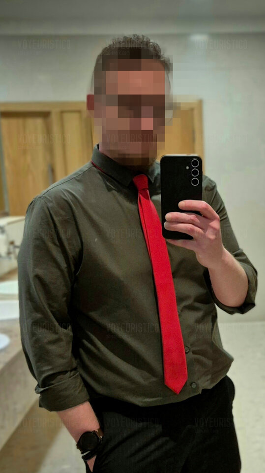 red&green.jpg - Voyeuristic0