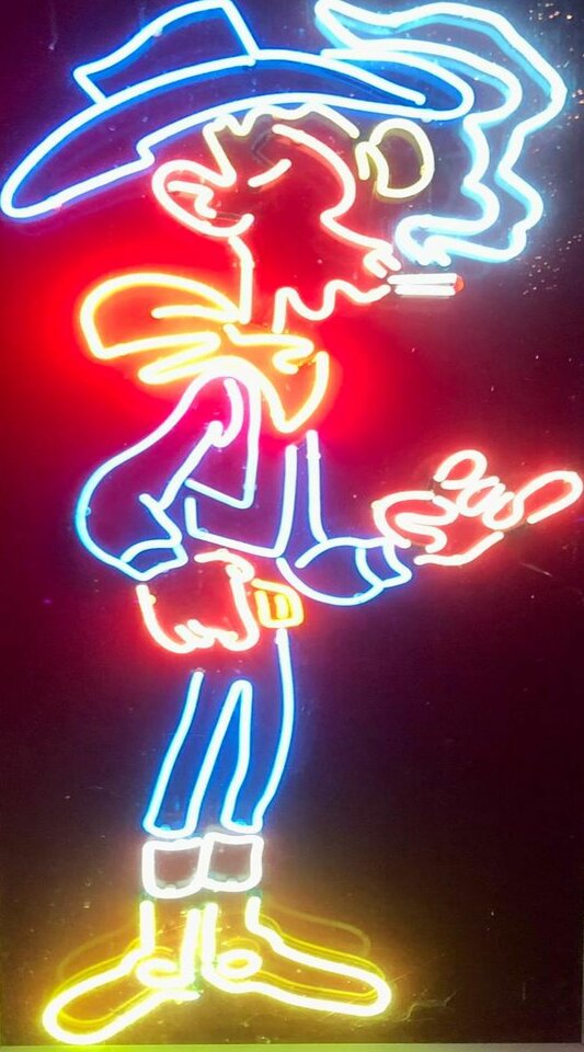 LuckyLuke.jpg - Weeds84