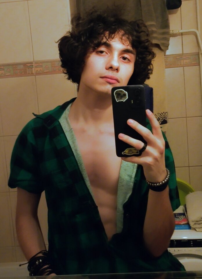 It's me again but more horny - Mr_Dav