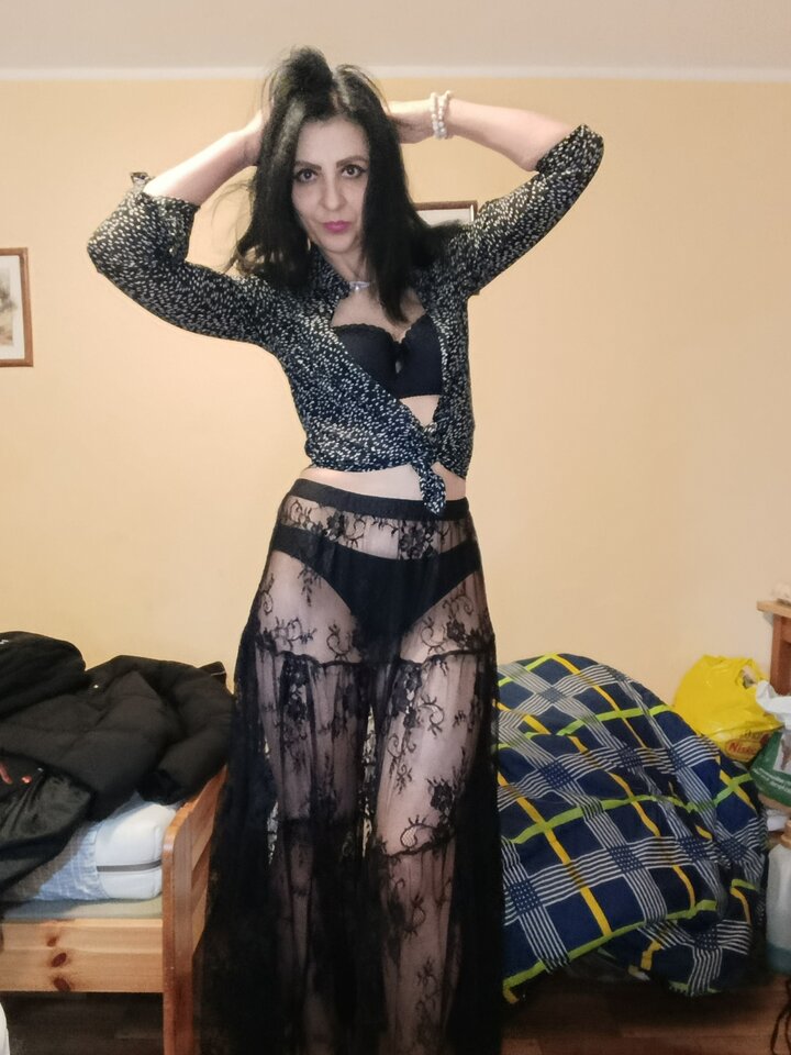 IMG-f3f7ef90fec0679ee06313f940ef5c9c-V.jpg - Starscouples