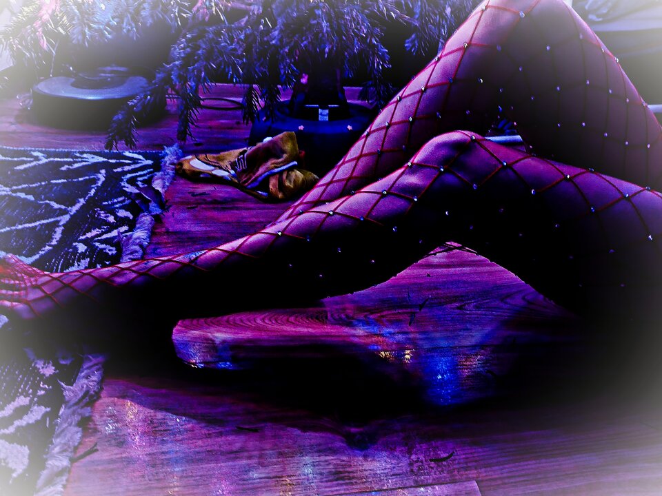 4140.jpg - SOMETHINGUNHOLLY