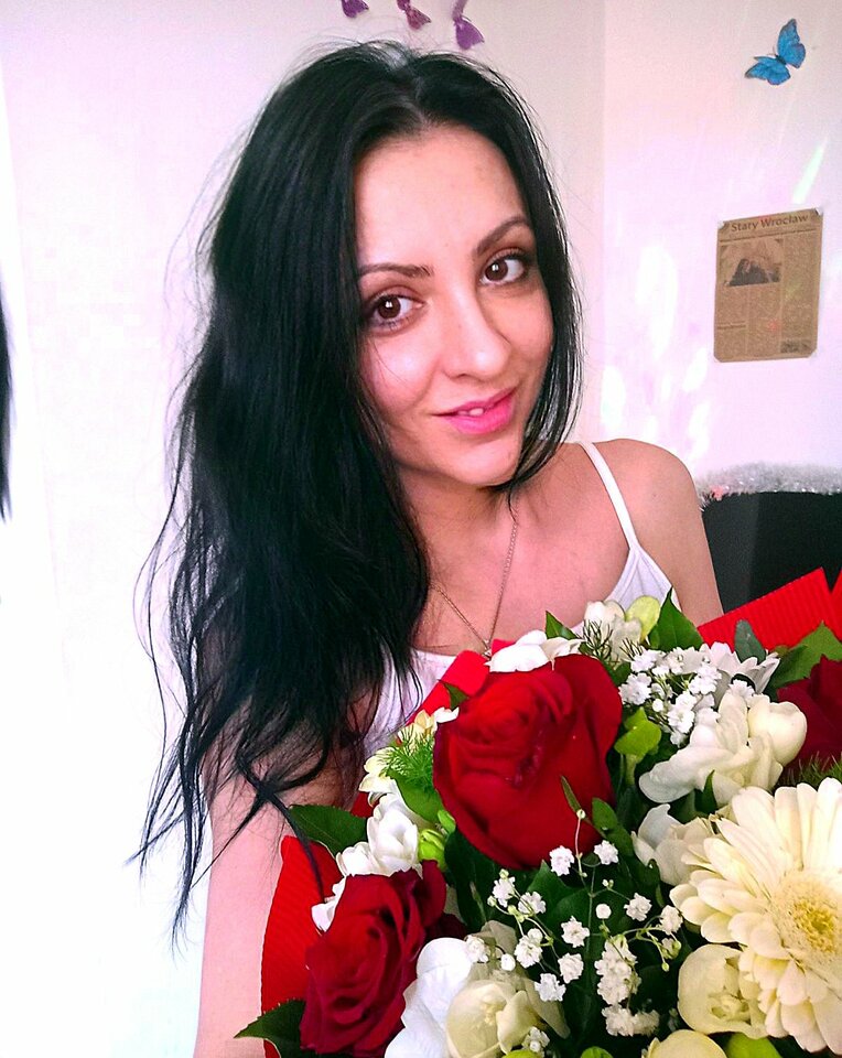 IMG-92326780d9d37a1aaee6fe822f35ca97-V~2.jpg - Starscouples