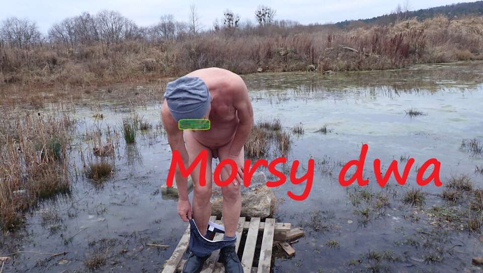 Nad wodą. Suche morsowanie. 26 grudzień 2025. - Morsy_dwa