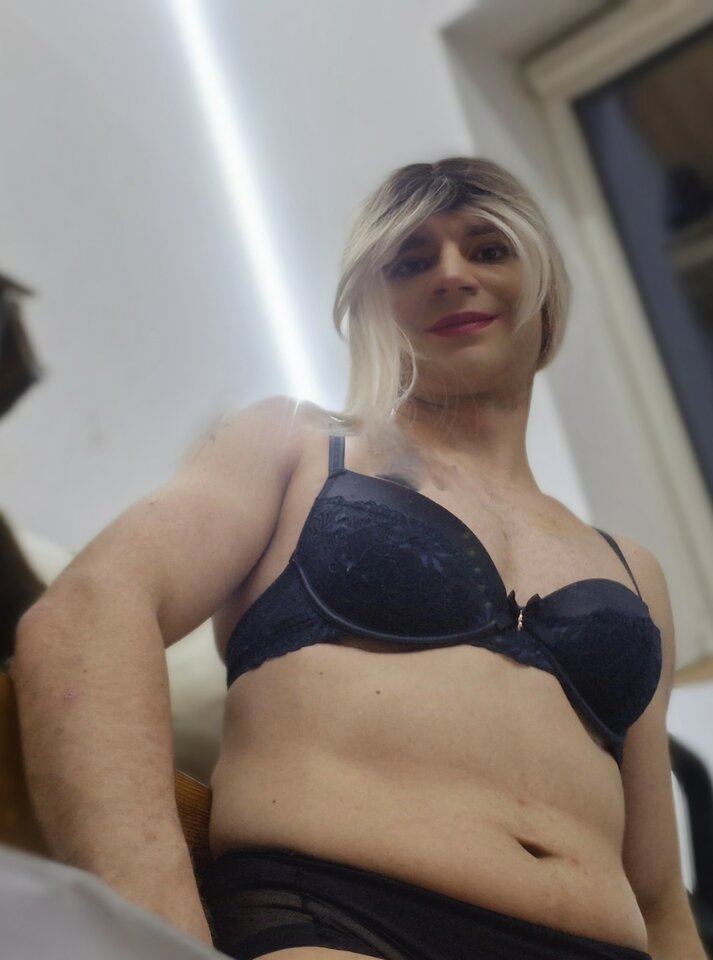 20251122_034633.jpg - SexWorkerkaTS