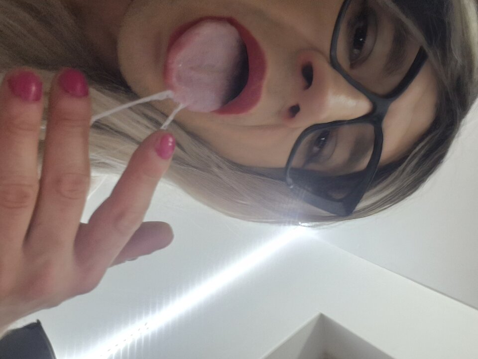 20251122_055953.jpg - SexWorkerkaTS