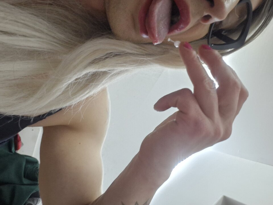 20251122_060000.jpg - SexWorkerkaTS