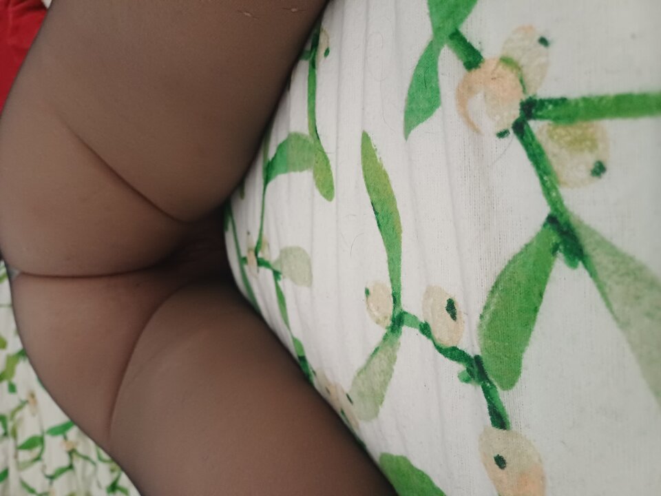 1099.jpg - FeetPara30