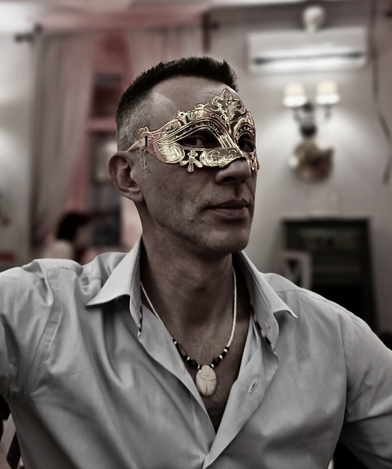 1000053518.jpg - Hedonist11