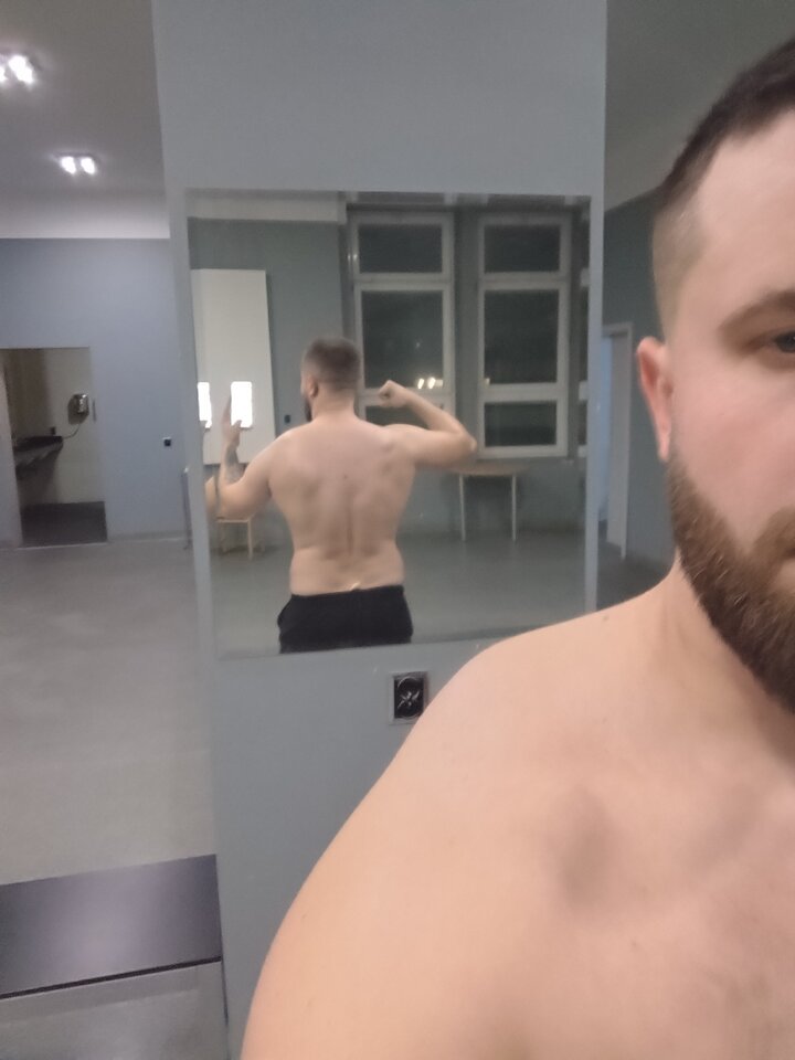 Plecy muszą być 🙈😈 - Zbroda33