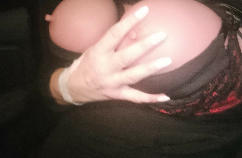 1000151989.jpg - paulstarkface