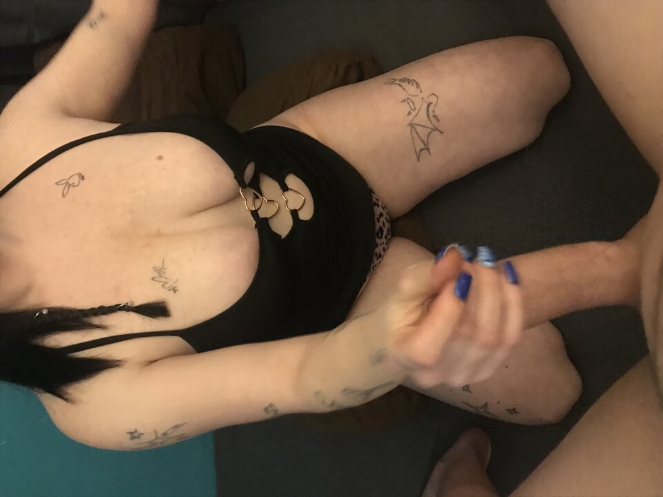 C723DA84-573F-42F4-9192-68B6296022C1.jpeg - Sexycouplesexx